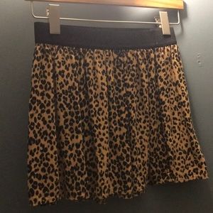 Old Navy Leopard print mini skirt size L 10/12 EUC